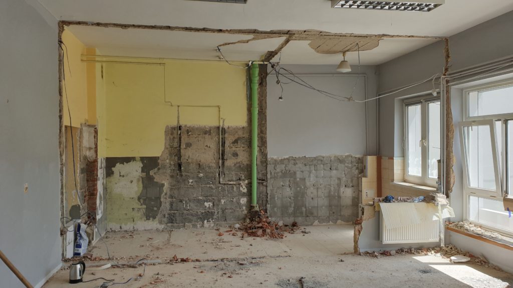 zdjęcie remontu budynku dla Gminnego Klubu Dziecięcego MIŚ w Babiaku